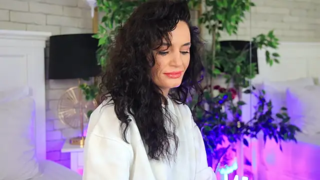 CarlaWhite online show from 11.28.25