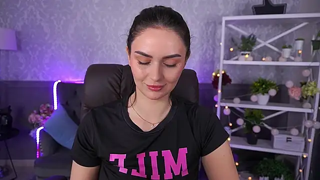 MilashaLovely online show from 10.28.25