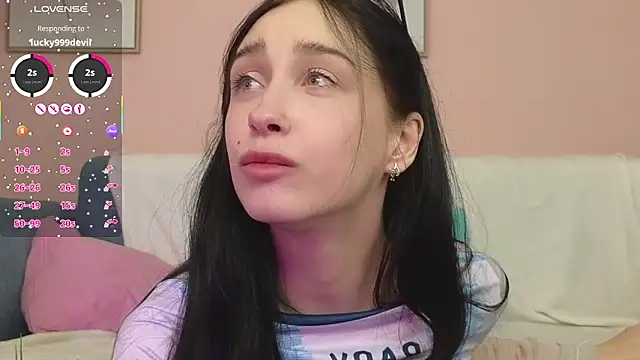 AlicePlayss online show from 02.10.25