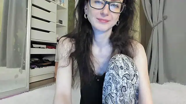 Baby Jewel online show from 10.28.25