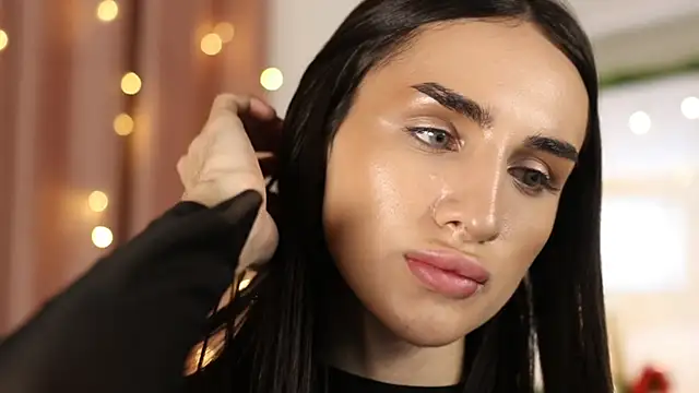 Kim Oberlin  online show from 01.04.25