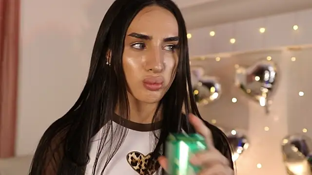 Kim Oberlin  online show from 02.17.25