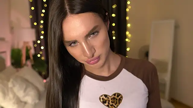 Kim Oberlin  online show from 02.26.25