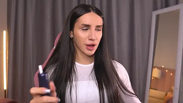 Kim Oberlin  online show from 11.04.25