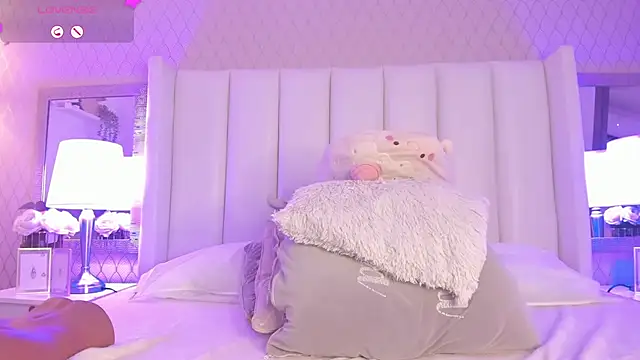 SophiaSmiiths  online show from 02.27.25