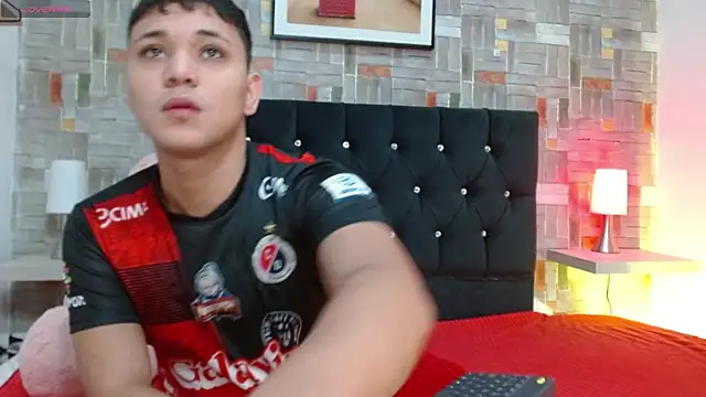 couple lovelyds online show from 02.27.25