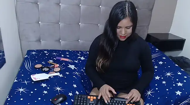stephanieross202cl online show from 01.07.25