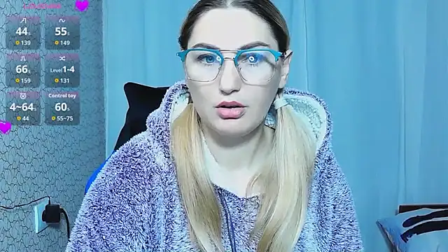 Snapshot of JaneLaJewel chatting on 10.08.25 JaneLaJewel online show from 10.08.25