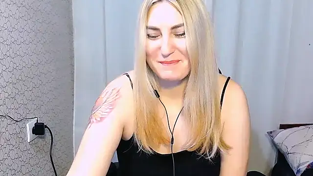 Snapshot of JaneLaJewel chatting on 11.09.25 JaneLaJewel online show from 11.09.25