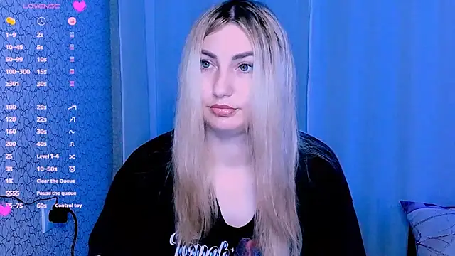 Snapshot of JaneLaJewel chatting on 11.20.25 JaneLaJewel online show from 11.20.25