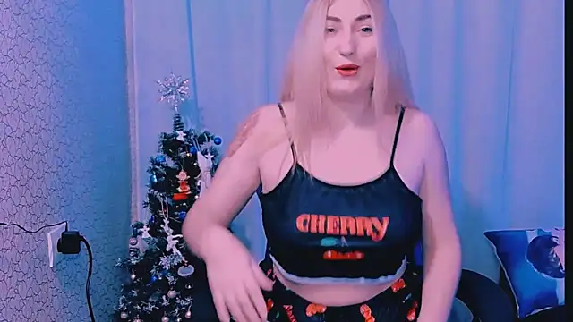 Snapshot of JaneLaJewel chatting on 12.20.25 JaneLaJewel online show from 12.20.25