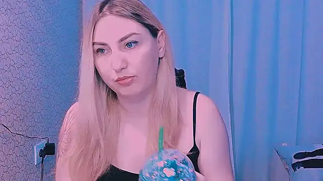 Snapshot of JaneLaJewel chatting on 02.01.26 JaneLaJewel online show from 02.01.26