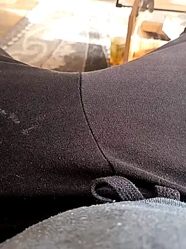 Snapshot of ich411983 chatting on 11.12.25 ich411983 online show from 11.12.25