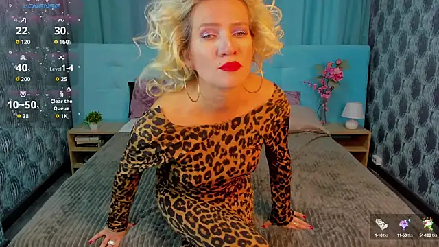 Luna  Lewis online show from 10.08.25