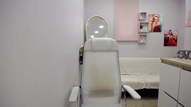 Milla Cutie18 online show from 04.08.26