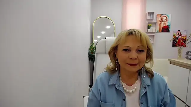 Milla Cutie18 online show from 04.10.26