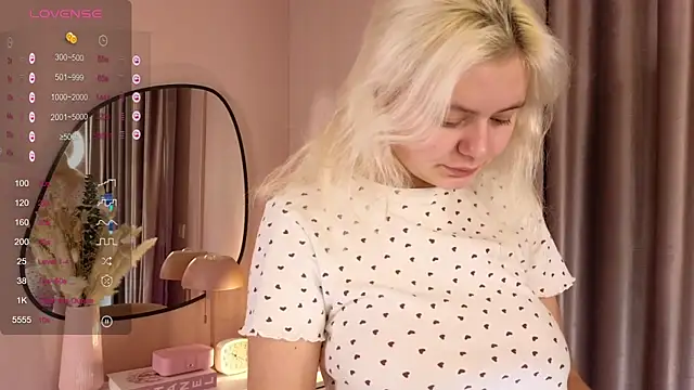 Snapshot of Maybe_Baby_ chatting on 12.06.24 Maybe Baby online show from 12.06.24