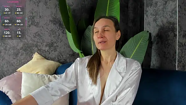 Lillian White online show from 12.01.25