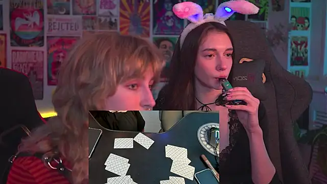 Snapshot of LuxRayi chatting on 12.20.24 LuxRayi online show from 12.20.24