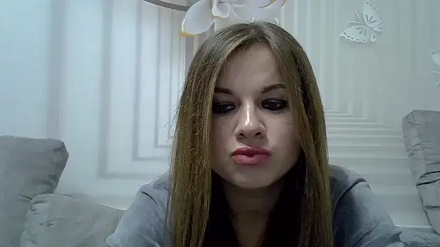 Snapshot of TinaFun4u chatting on 01.03.25 TinaFun4u online show from 01.03.25