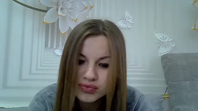 Snapshot of TinaFun4u chatting on 01.24.25 TinaFun4u online show from 01.24.25