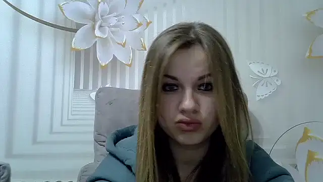 Snapshot of TinaFun4u chatting on 02.17.25 TinaFun4u online show from 02.17.25