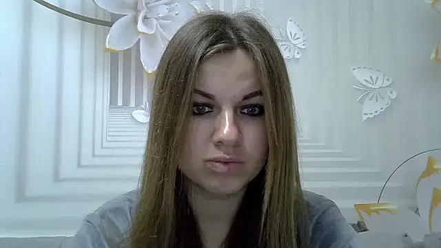 Snapshot of TinaFun4u chatting on 02.25.25 TinaFun4u online show from 02.25.25