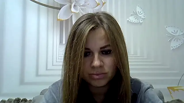Snapshot of TinaFun4u chatting on 10.17.25 TinaFun4u online show from 10.17.25