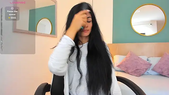 elissa iris online show from 03.04.25