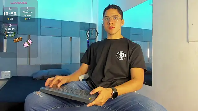 LiamNovak online show from 11.30.25