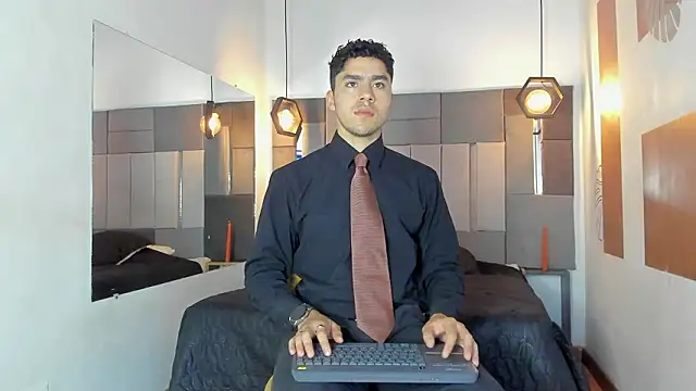 Snapshot of LiamNovak chatting on 02.04.26 LiamNovak online show from 02.04.26