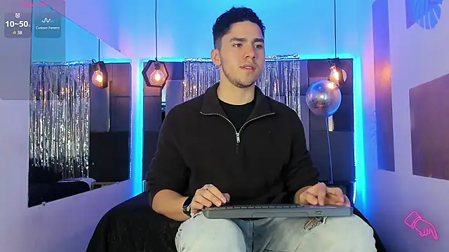 Snapshot of LiamNovak chatting on 02.20.26 LiamNovak online show from 02.20.26