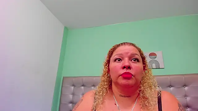 selena castillo online show from 02.13.25