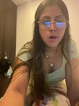 Snapshot of girl_anni chatting on 01.28.25 girl anni online show from 01.28.25