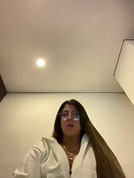 Snapshot of girl_anni chatting on 01.28.25 girl anni online show from 01.28.25