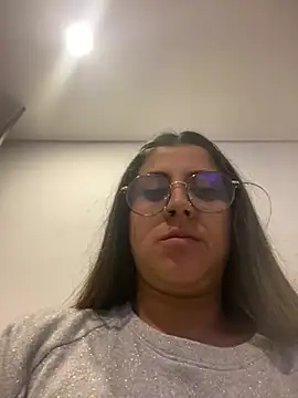Snapshot of girl_anni chatting on 02.18.25 girl anni online show from 02.18.25