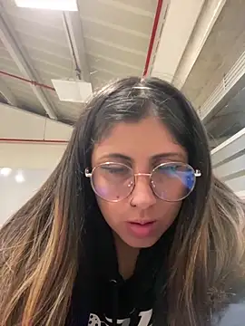 Snapshot of girl_anni chatting on 02.22.25 girl anni online show from 02.22.25