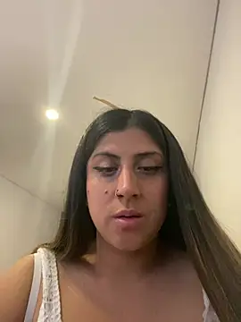Snapshot of girl_anni chatting on 02.25.25 girl anni online show from 02.25.25