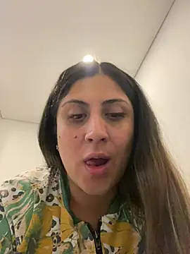 Snapshot of girl_anni chatting on 03.08.25 girl anni online show from 03.08.25