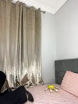 Snapshot of Meryem_Queen chatting on 05.13.26 Meryem Queen online show from 05.13.26