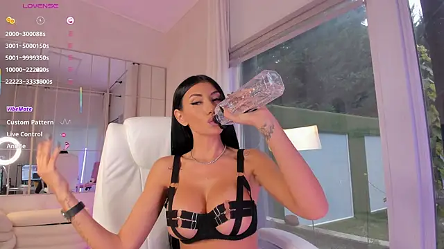 missdiamond  online show from 12.14.25