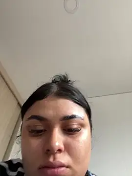 alissonfernandez  online show from 01.03.25