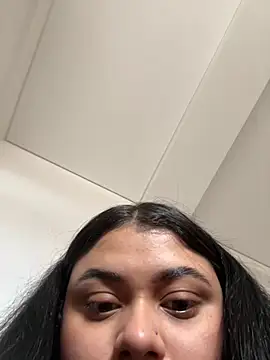 alissonfernandez  online show from 01.05.25