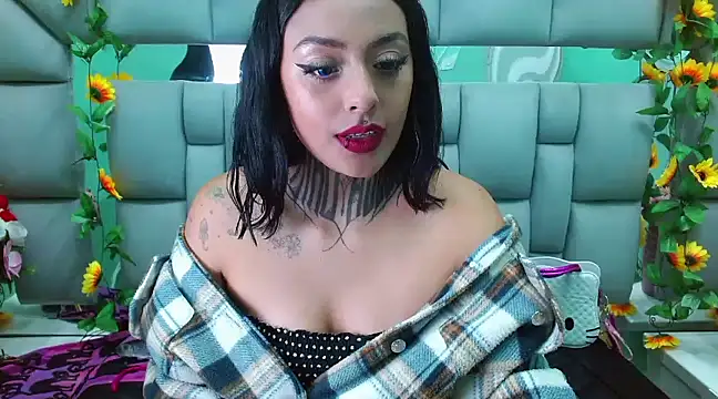 Snapshot of Lovely_celeste chatting on 01.28.25 Lovely celeste online show from 01.28.25