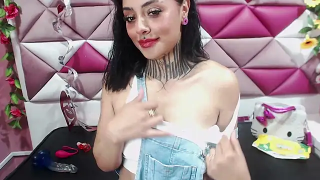 Snapshot of Lovely_celeste chatting on 02.11.25 Lovely celeste online show from 02.11.25