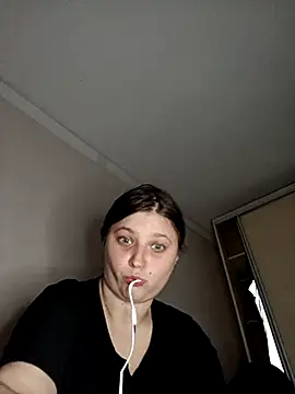 kila lo online show from 02.14.25