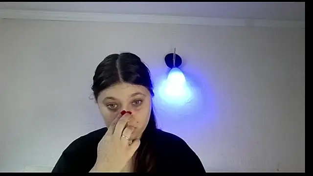 kila lo online show from 02.17.25