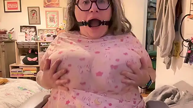 Snapshot of MimiParis chatting on 01.08.25 MimiParis online show from 01.08.25