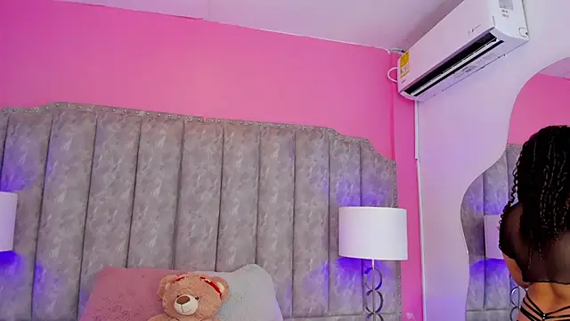 CoralHarmon online show from 01.08.25