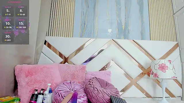 CoralHarmon online show from 11.22.25